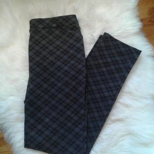 Jules and Leopold pull on pants.